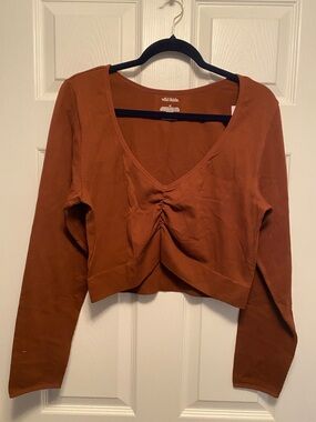 wild fable Dark Brown Ruched V-Neck Long Sleeve Crop Top…size 4X